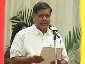 Jagadish Shettar swears-in as CM Jagadish Shettar swears-in as CM