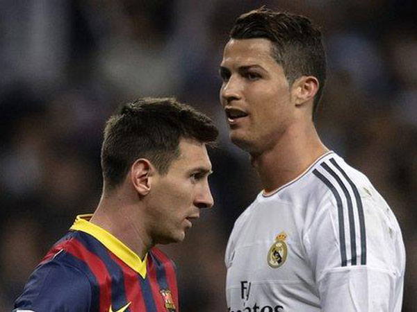 Ex-Spain coach Del Bosque picks Messi, Ronaldo for top FIFA Award Ex-Spain coach Del Bosque picks Messi, Ronaldo for top FIFA Award