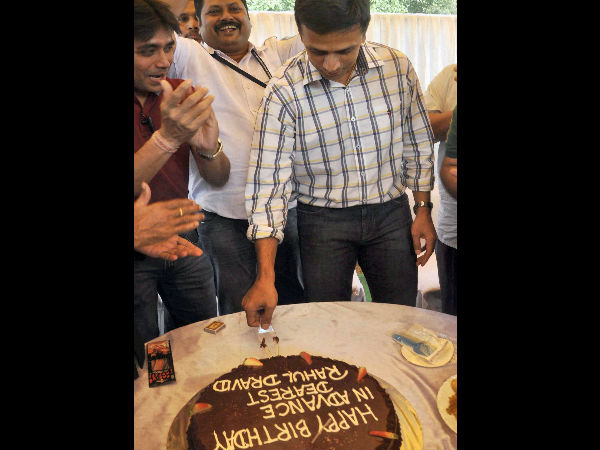 ఫ్యాన్స్తో పుట్టినరోజు
