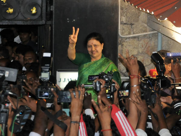 శశికళక వర్గానికి కంటిమీద కునుకు లేకుండా...
