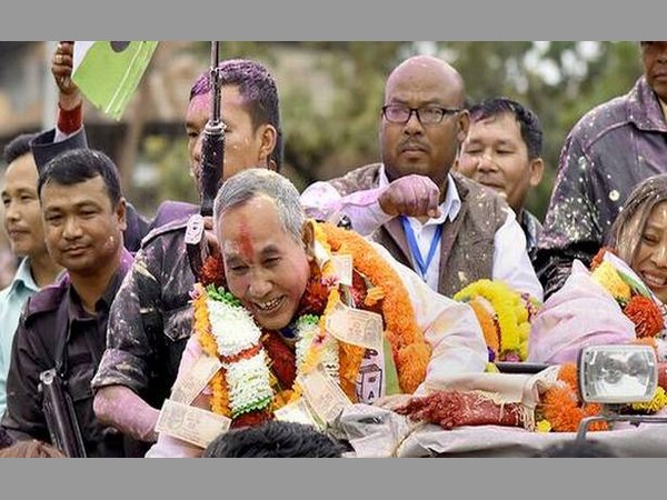 డిప్యూటీ సీఎం.. రాష్ట్ర మాజీ పోలీస్ చీఫ్