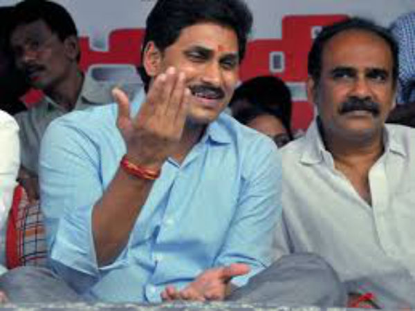 వైసిపి, టిడిపి ఎత్తుకు పై ఎత్తులు