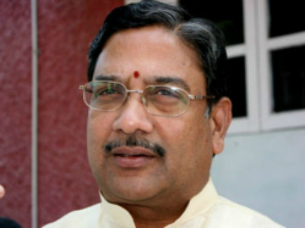 తండ్రి సీఎంగా ఉన్నప్పుడు జగన్ అరాచకాలు