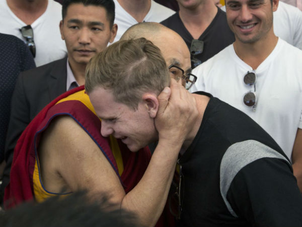 Steven Smith Has a Peace Session With The Dalai Lama Steven Smith Has a Peace Session With The Dalai Lama
