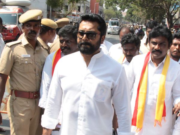 Actor Sarathkumar's Samathuva Makkal Katchi will support to AIADMK Amma Party candidate TTV Dinakaran ? Actor Sarathkumar's Samathuva Makkal Katchi will support to AIADMK Amma Party candidate TTV Dinakaran ?