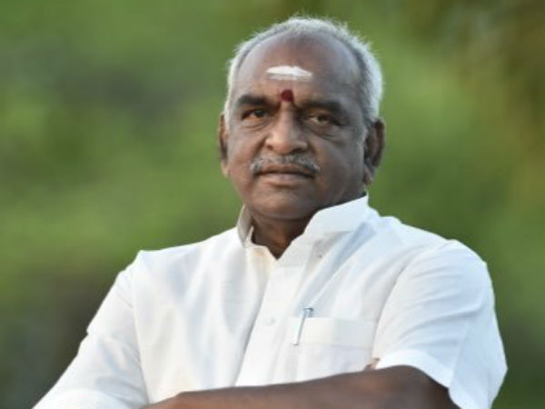 Slipper hurled at Union Min Radhakrishnan at last rites of JNU student Muthukrishnan in Salem Slipper hurled at Union Min Radhakrishnan at last rites of JNU student Muthukrishnan in Salem