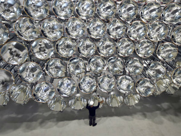 Let there be light: German scientists test 'artificial sun' Let there be light: German scientists test 'artificial sun'