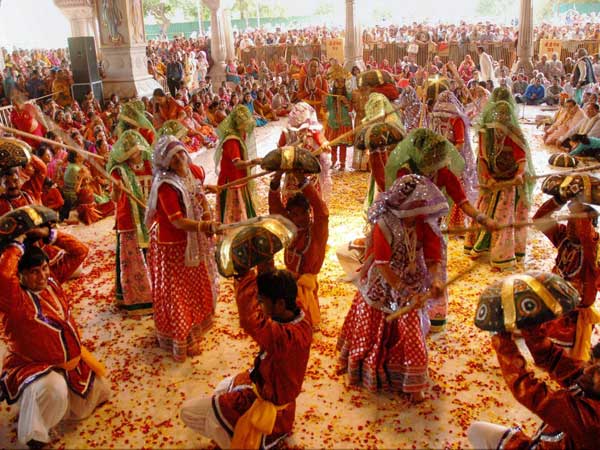 Why we celebrate Holi? Why we celebrate Holi?