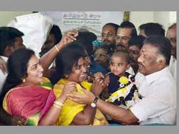 పార్టీ చీఫ్ గా పన్నీర్ సెల్వం ఓకే