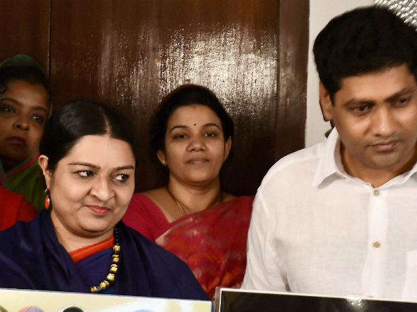 పార్టీ పదవులతో రచ్చ