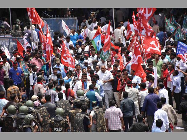 కేసీఆర్ సర్కారుకు మరో మచ్చ