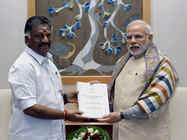 పన్నీర్ సెల్వం పరుగో పరుగో