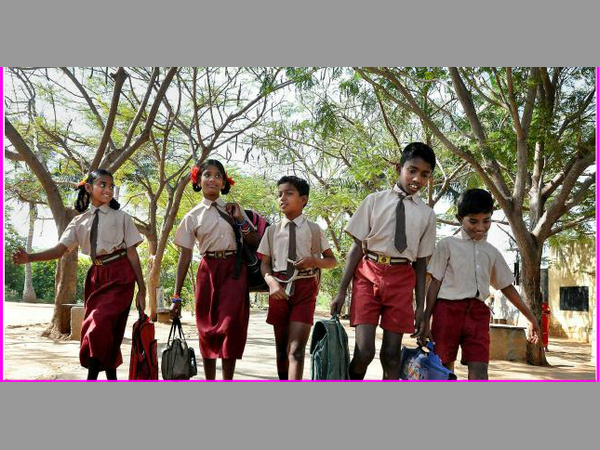 ఏపీలో సగం మందికే పాఠ్య పుస్తకాల పంపిణీ