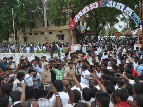 ఆత్మహత్య ఇలా వెలుగులోకి