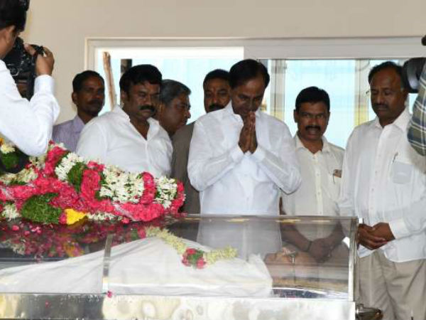కార్యక్రమాలన్నీ రద్దు చేసుకుని...