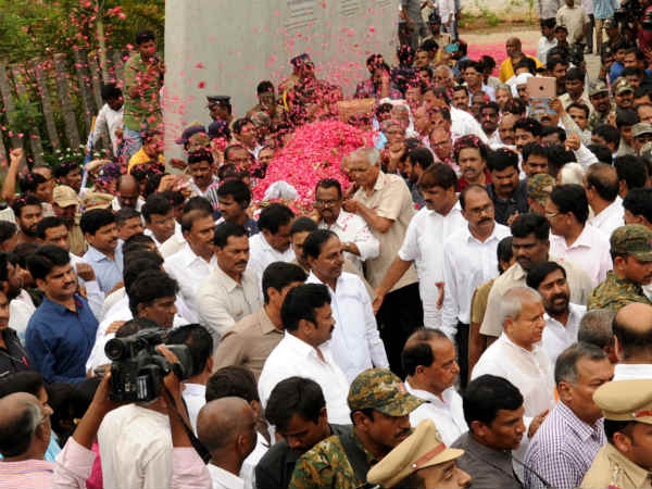 పది నిమిషాలకోసారి ఆరా...