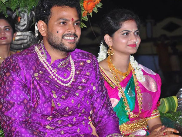 తల్లి ఆశీస్సులు