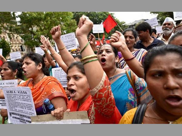 ఆందోళనచేస్తేనే సర్దుబాట్లు
