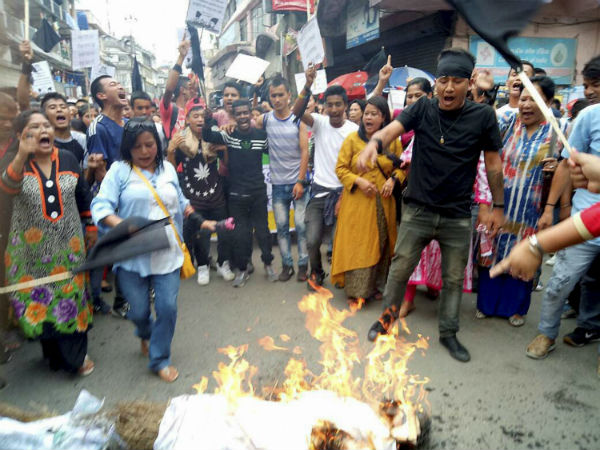 On Day 6 Of Darjeeling Bandh, Fresh Clashes Break Out, Army Called In On Day 6 Of Darjeeling Bandh, Fresh Clashes Break Out, Army Called In