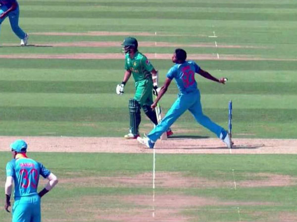 No-Ball Will Haunt Jasprit Bumrah For A Long Time, Says Sunil Gavaskar No-Ball Will Haunt Jasprit Bumrah For A Long Time, Says Sunil Gavaskar