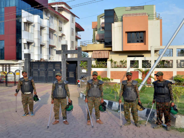 Champions Trophy: Extra security deployed outside MS Dhoni's house after final defeat Champions Trophy: Extra security deployed outside MS Dhoni's house after final defeat