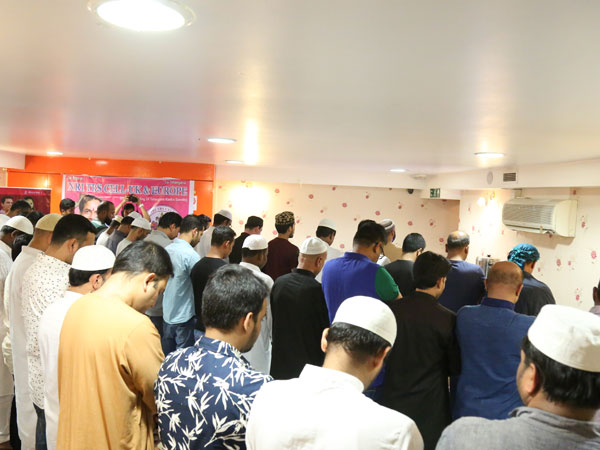 iftar dawat in london by trs nri cell members iftar dawat in london by trs nri cell members
