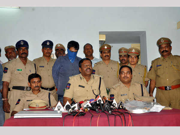 స్వయంగా లోకల్ డ్రగ్ రూపొందించి: