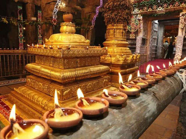 శ్వేత దీపానికి రహస్య మార్గాలు...