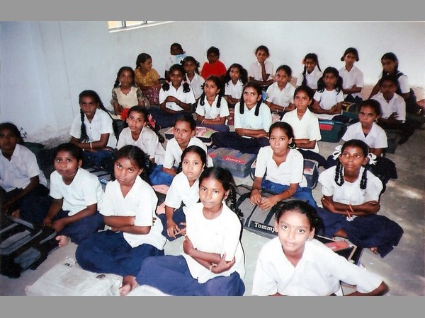 బెజవాడ స్కూళ్లన్నింటిలోనూ దోపిడీ