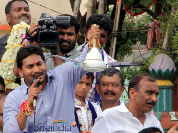 జైల్లో పెట్టి ప్రజాస్వామ్యాన్ని కాపాడాలి