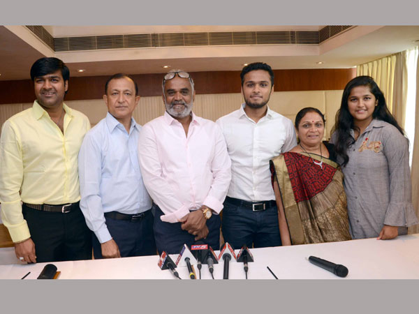 కుదురుకోవడం కష్టంగానే..