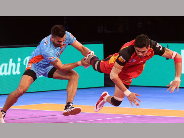 Pro Kabaddi League 2017: Ajay Kumar, Rohit Kumar shine as Bengaluru Bulls ease past Bengal Warriors Pro Kabaddi League 2017: Ajay Kumar, Rohit Kumar shine as Bengaluru Bulls ease past Bengal Warriors