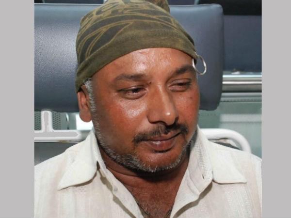 Amarnath attack: 'Saviour' driver Salim is an unsung hero Amarnath attack: 'Saviour' driver Salim is an unsung hero