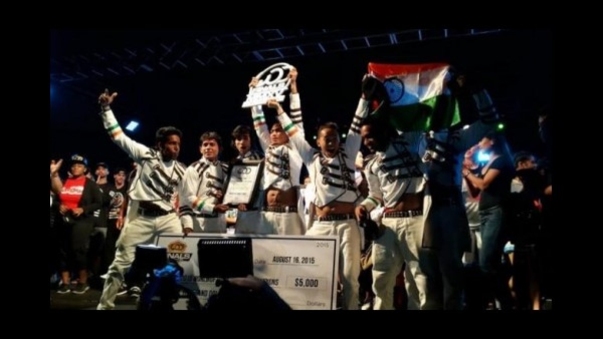 ప్రపంచ డ్యాన్స్ ఛాంపియన్స్‌గా ఇండియన్స్(వీడియో) ‘Desi Hoppers’ create history Telugu Oneindia