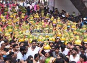 శివసత్తుల సిగాలు.. పోతురాజుల విన్యాసాలు.. లష్కర్ బోనాల సందడి