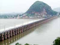 Devineni-Vallabhaneni war in Vijayawada Devineni-Vallabhaneni war in Vijayawada