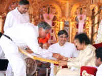 Corporate Sectors with Sathya Sai Baba Corporate Sectors with Sathya Sai Baba
