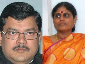 Mukul Wasnik - YS Vijayamma Mukul Wasnik - YS Vijayamma