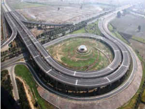 Yamuna Expressway finally opened Yamuna Expressway finally opened