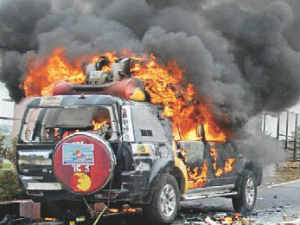 Agitators attacked on Sakshi vehicle while March Agitators attacked on Sakshi vehicle while March