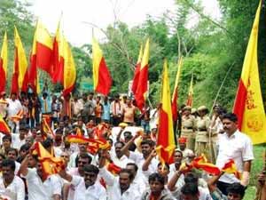 Bangalore comes to a standstill, protesters hit streets Bangalore comes to a standstill, protesters hit streets