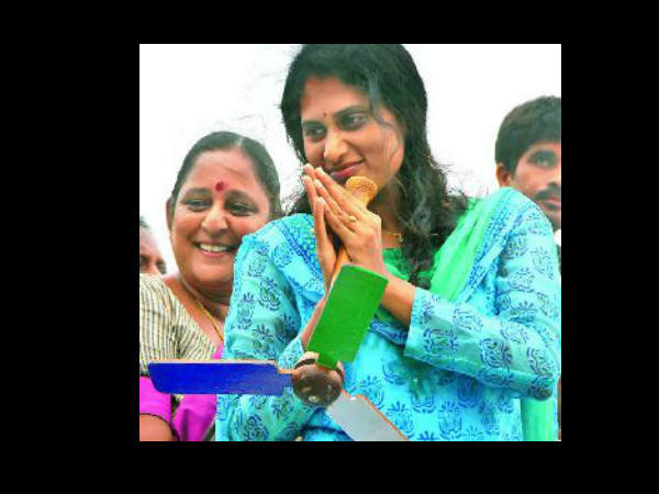 షర్మిల: తల్లి చాటు బిడ్డ నుంచి...
