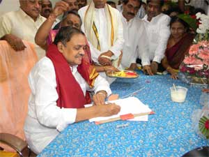 Mandali Buddha Prasad warns Schools Mandali Buddha Prasad warns Schools