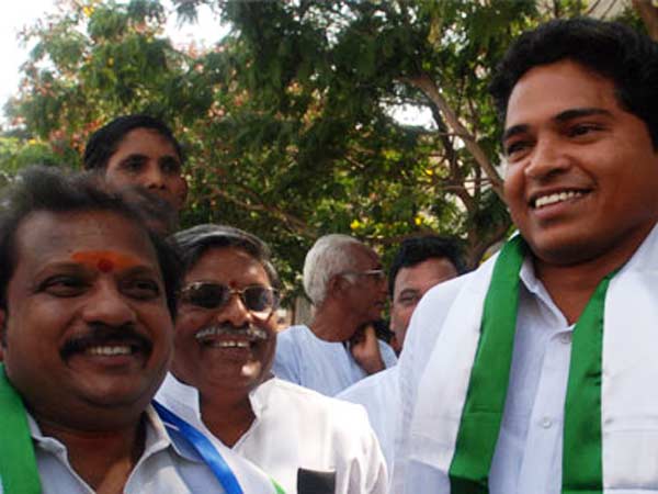 కిరణ్ ఇంపార్టెన్స్: నాని నుండి రాజేశ్ వరకూ జగన్కు జై
