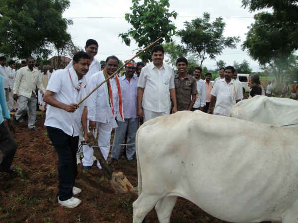జగన్ వ్యూహం: కెసిఆర్కు కౌంటర్ వీరే