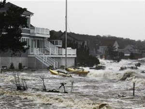 Storm Sandy makes landfall: Ten dead Storm Sandy makes landfall: Ten dead