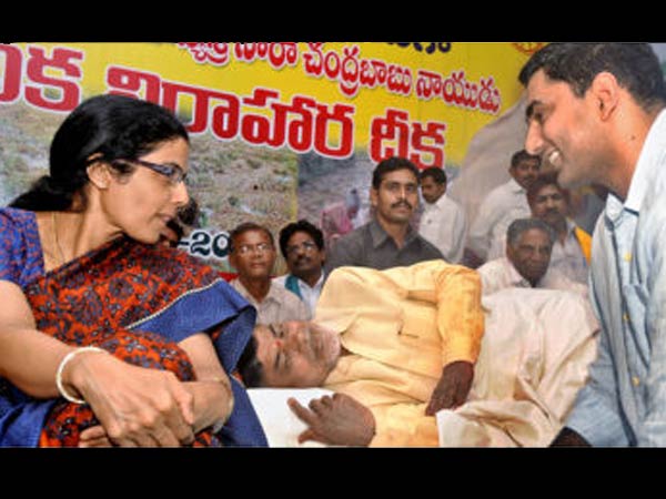 చంద్రబాబు పాదయాత్ర: ఫ్యామిలీ తోడు ఇలా...