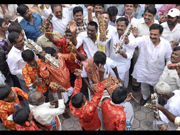 ముందస్తు: బాబును ఫాలో అవుతున్న నేతలు!