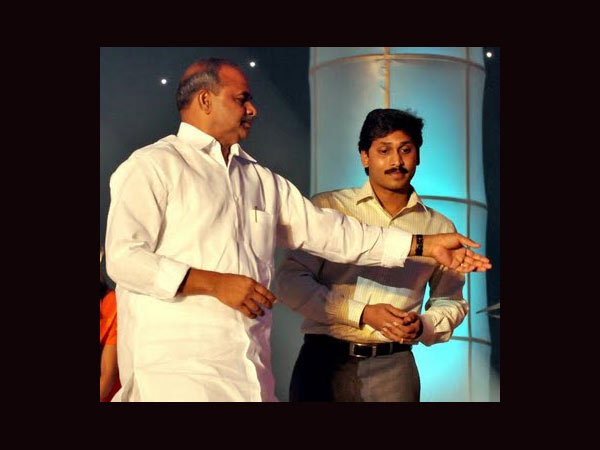 జగన్: మాట తప్పడమా, ఉసిగొల్పడమా?