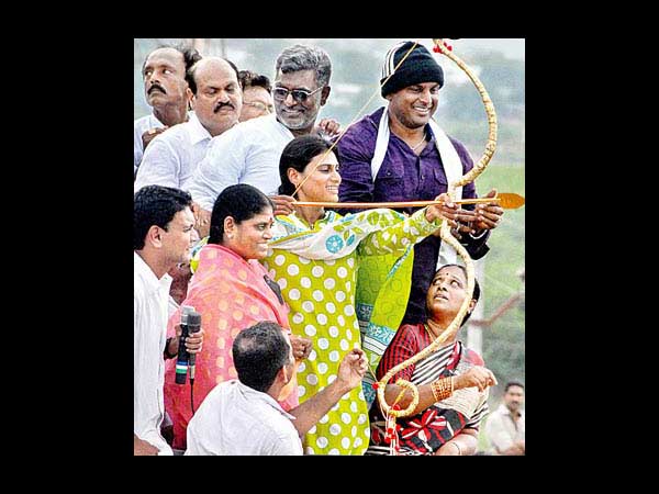 కెసిఆర్ టార్గెట్: వీరి తెలంగాణ వి'చిత్రాలు'